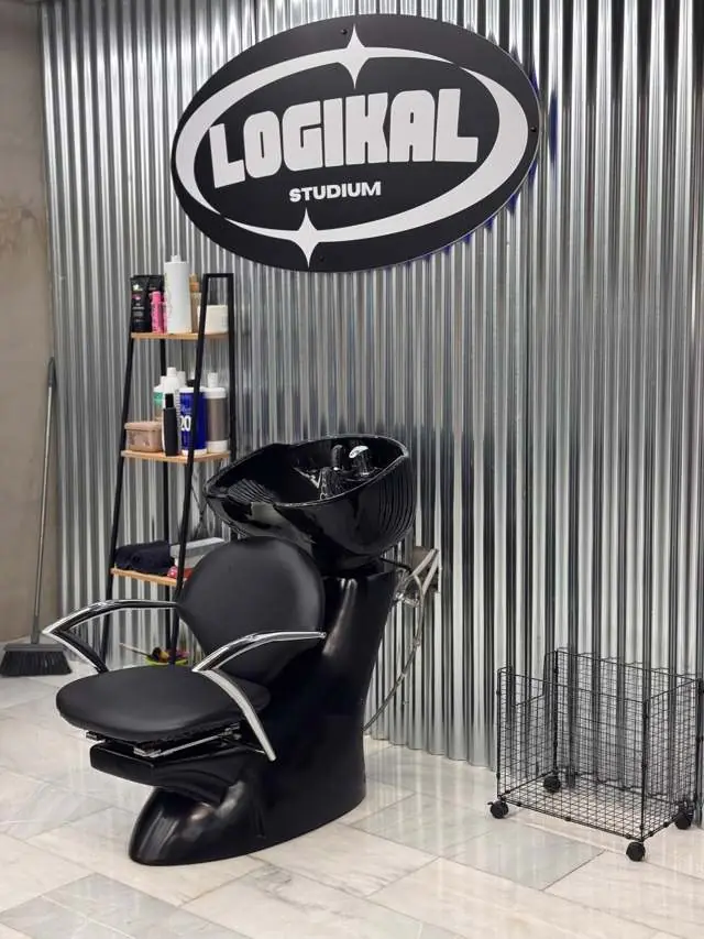 Zona de lavado con el logo Logikal