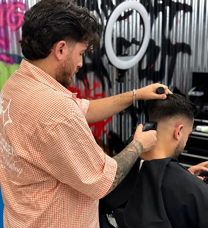 Luny haciendo un fade en el estudio